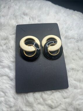 Black and Cream Interlocking Circle Earrings - Women Jewelry